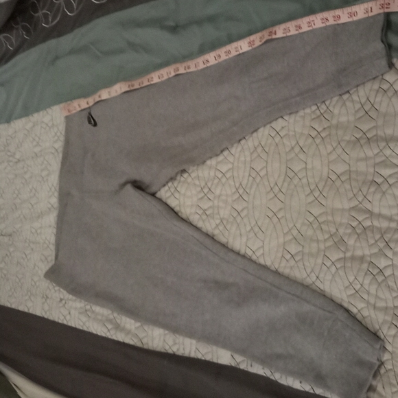 VS pink and Nike crop joggers - Picture 3 of 5